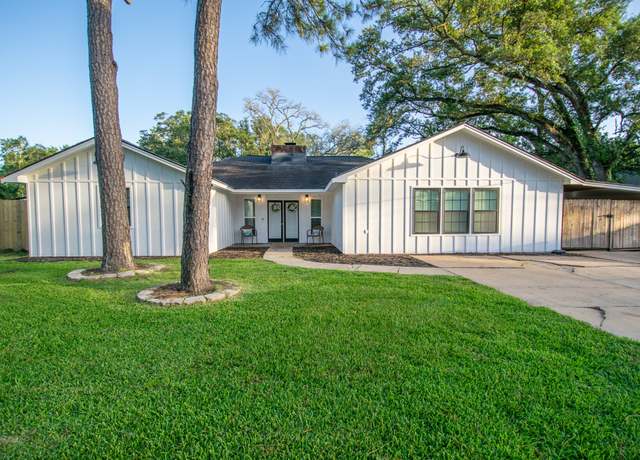 Property at 106 County Road 904, Alvin, TX 77511, 3 beds, 2 baths