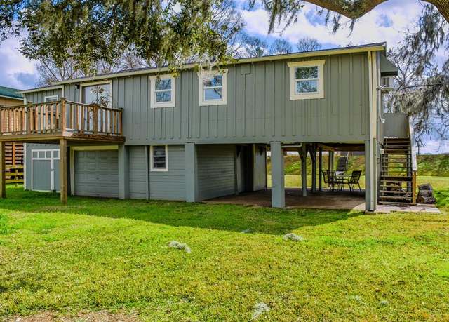 Property at 29331 County Rd 25, Damon, TX 77430, 3 beds, 1.5 baths