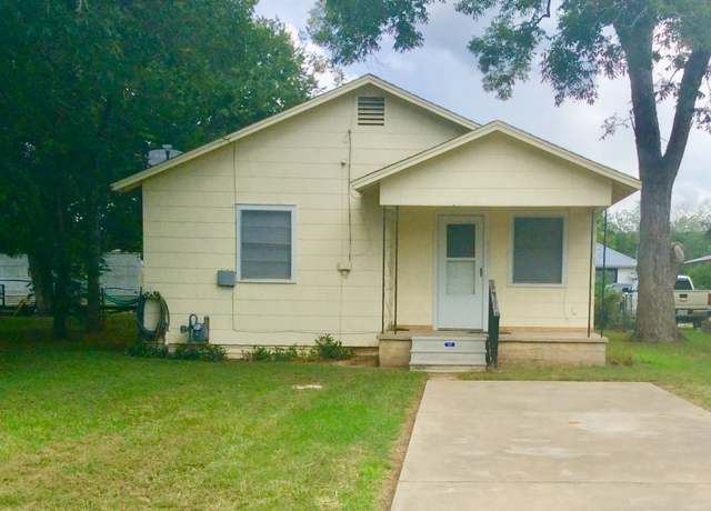 Property at 406 N Broadway St, Caldwell, TX 77836, 3 beds, 2 baths