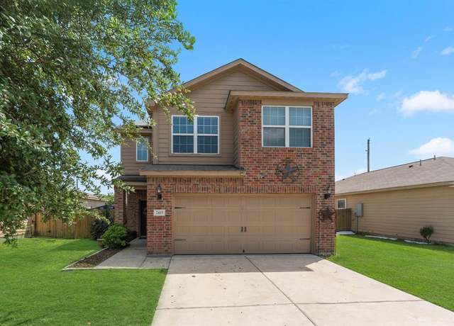 Property at 2415 Fallen Pine Ln, Houston, TX 77088, 3 beds, 2.5 baths