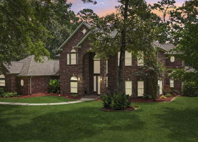 Property at 10530 Clubhouse Cir, Magnolia, TX 77354, 4 beds, 4.5 baths
