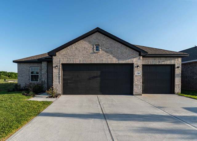 Property at 650 Escondido Dr, Dayton, TX 77535, 3 beds, 2 baths
