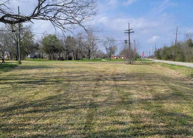 Property at 624 W 5th St, Port Arthur, TX 77640