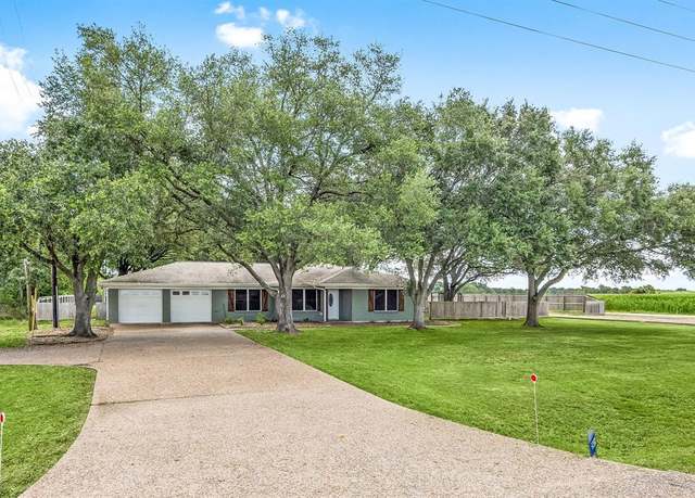 Property at 9392 FM 1458 Rd, Sealy, TX 77474, 4 beds, 3 baths