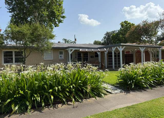 Property at 427 22nd Ave N, Texas City, TX 77590, 4 beds, 2.5 baths