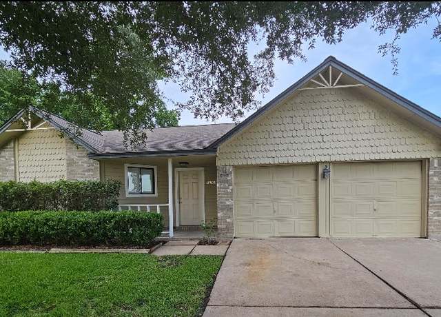Property at 16703 Sentinel Dr, Houston, TX 77053, 3 beds, 2 baths