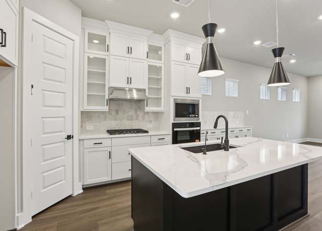 Property at 3214 Quiet Sunset Dr, Houston, TX 77080, 4 beds, 3 baths