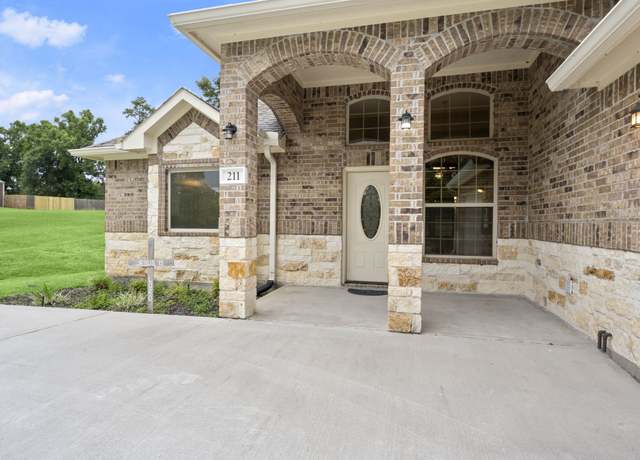 Property at 211 Southcrest Ct, Livingston, TX 77351, 3 beds, 2.5 baths