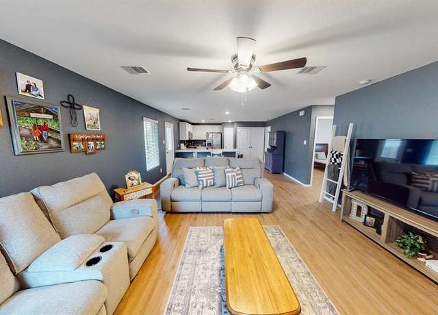 Property at 216 Bennett Loop, Angleton, TX 77515, 3 beds, 2 baths