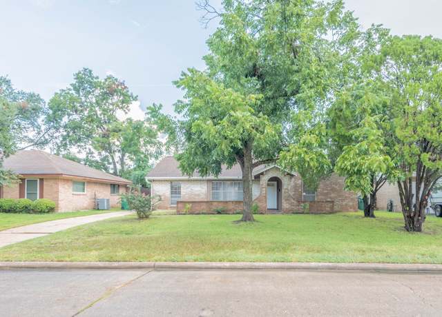 Property at 10823 Overlea Dr, Houston, TX 77089, 3 beds, 2 baths