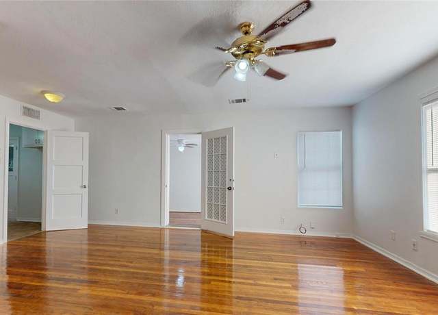Property at 130 Zoe St, Houston, TX 77020, 3 beds, 1 bath