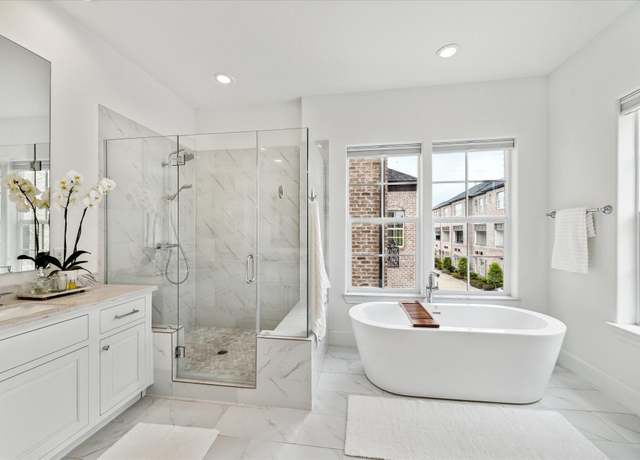 Property at 6126 Cottage Grove Lake Dr, Houston, TX 77007, 4 beds, 4.5 baths