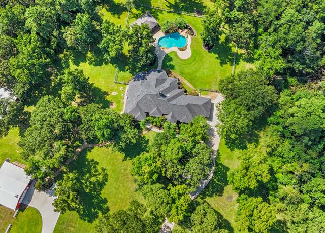 Property at 14 Riata Dr, Magnolia, TX 77354, 4 beds, 4 baths