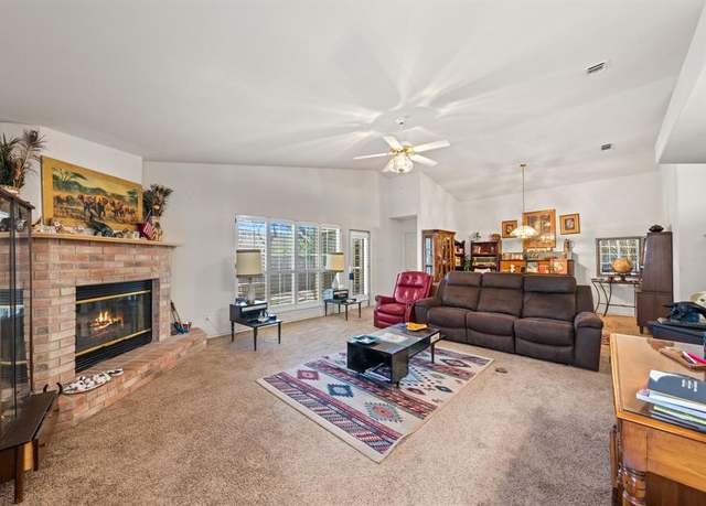 Property at 125 Terrace Ln E, Kerrville, TX 78028, 3 beds, 2 baths