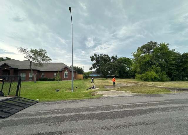 Property at 1121 Theresa St, Houston, TX 77051