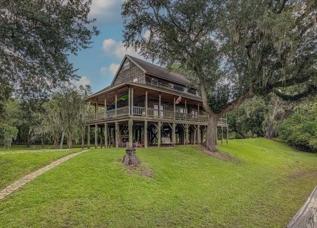 Property at 121 Cr-875, West Columbia, TX 77486, 6 beds, 3.5 baths