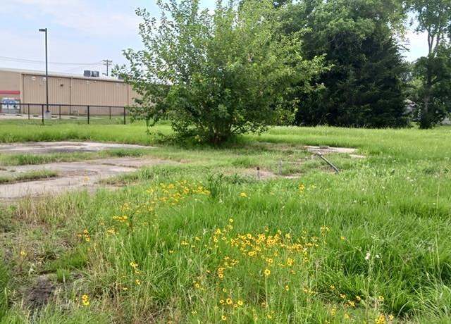 Property at 00 W Mulberry St, Angleton, TX 77515