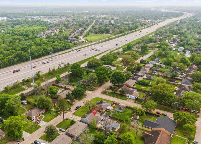 Property at 6105 Arthington St, Houston, TX 77053, 5 beds, 3.5 baths