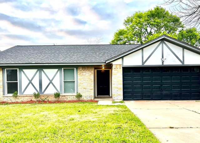 Property at 709 Noreda St, Angleton, TX 77515, 3 beds, 2 baths