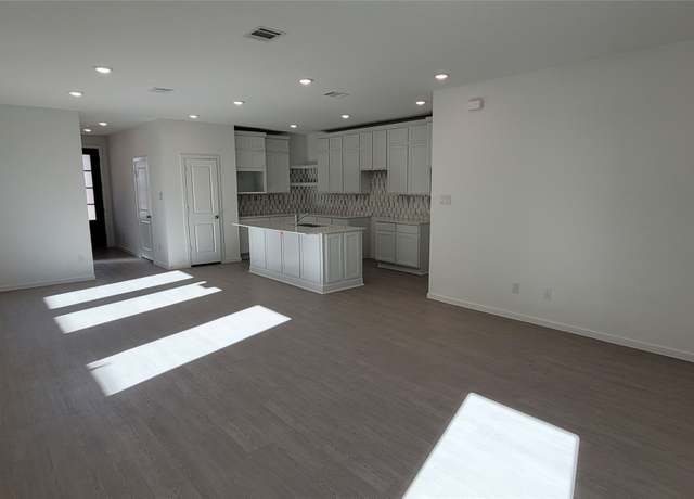 Property at 9010 Marbled Duck Dr, Baytown, TX 77521, 3 beds, 2.5 baths