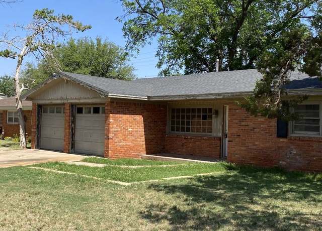 Property at 2112 70th St, Lubbock, TX 79412, 3 beds, 2 baths