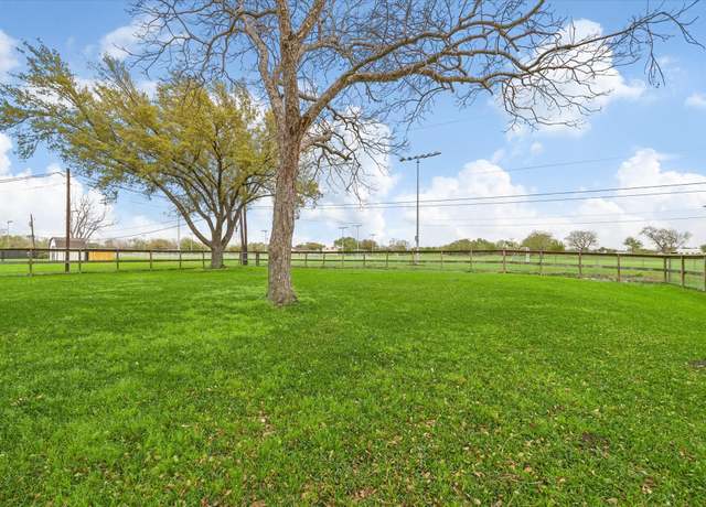 Property at 1613 Willow View St, La Porte, TX 77571, 3 beds, 2 baths