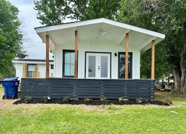 Property at 110 Lakeview Shores Dr, Coldspring, TX 77331, 3 beds, 1 bath