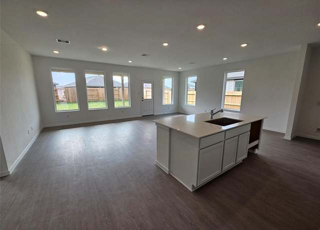 Property at 21622 Springhill Grove Ln, Waller, TX 77484, 4 beds, 2 baths