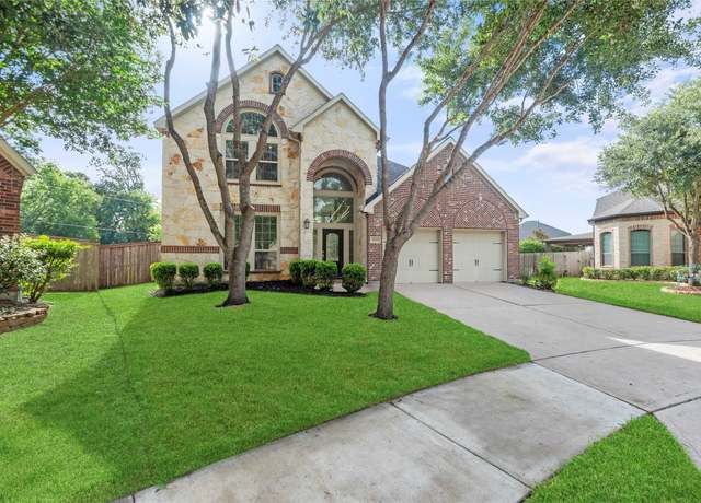 Property at 4403 Lodge Vine Ct, Sugar Land, TX 77479, 4 beds, 3.5 baths