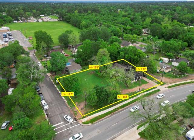 Property at 406 E Phillips St, Conroe, TX 77301