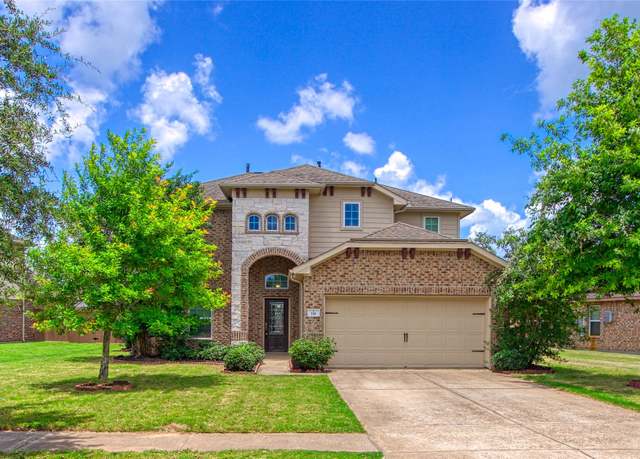 Property at 116 Meadow Ridge Way, Clute, TX 77531, 4 beds, 3.5 baths