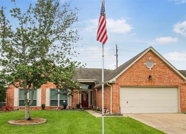 Property at 822 W Peach Hollow Cir, Pearland, TX 77584, 2 beds, 2 baths