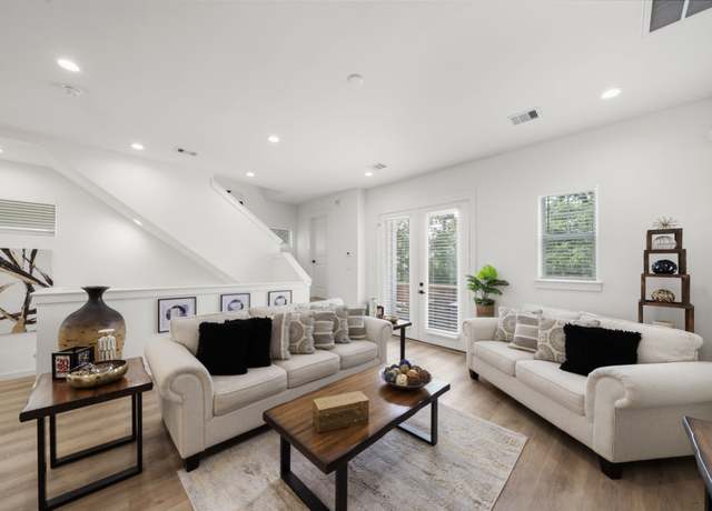 Property at 1503 Evelyn St, Houston, TX 77009, 3 beds, 3.5 baths