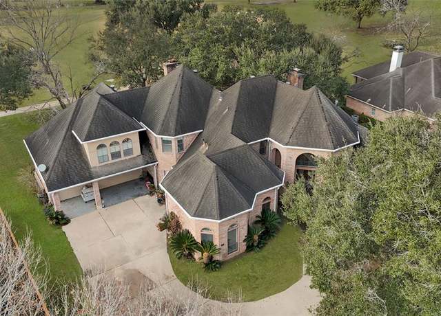 Property at 5107 Waterbeck St, Fulshear, TX 77441, 4 beds, 3.5 baths