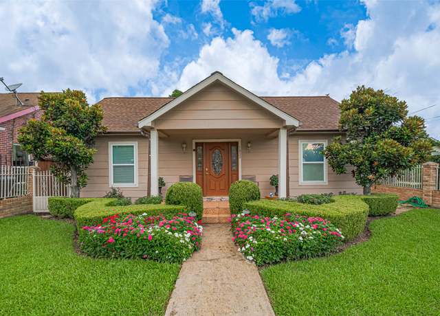 Property at 7833 Narcissus St, Houston, TX 77012, 4 beds, 2.5 baths