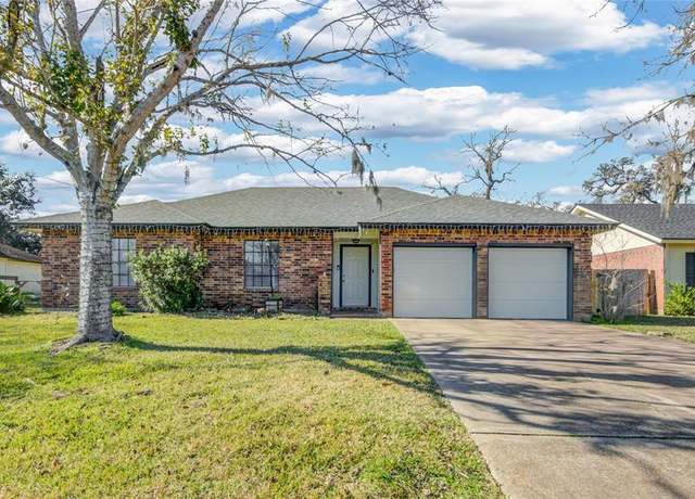Property at 207 Sugar Cane Trce, Lake Jackson, TX 77566, 3 beds, 2 baths