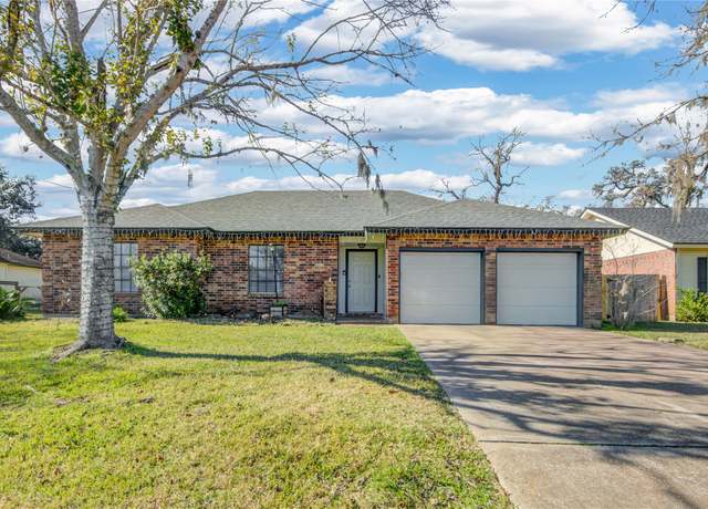 Property at 207 Sugar Cane Trce, Lake Jackson, TX 77566, 3 beds, 2 baths