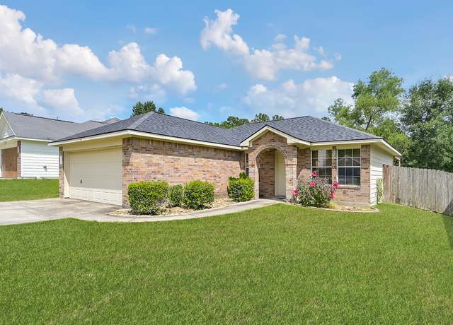 Property at 5440 N Buffalo Cir, Willis, TX 77378, 3 beds, 2 baths