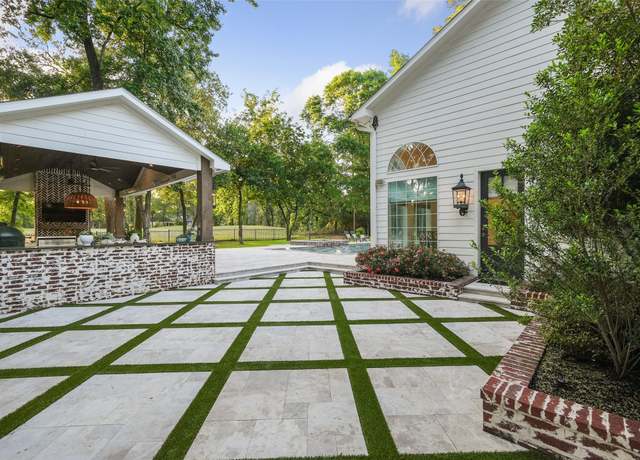 Property at 2207 Longmire Rd, Conroe, TX 77304, 5 beds, 4.5 baths
