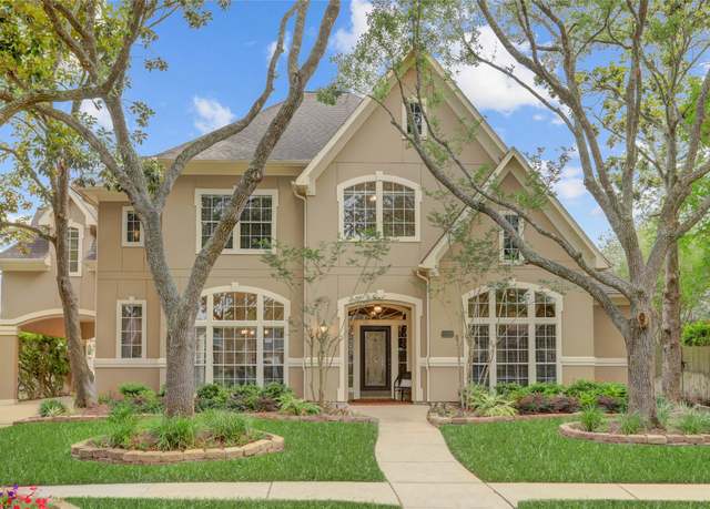 Property at 3807 Snead Ct, Sugar Land, TX 77479, 4 beds, 3.5 baths