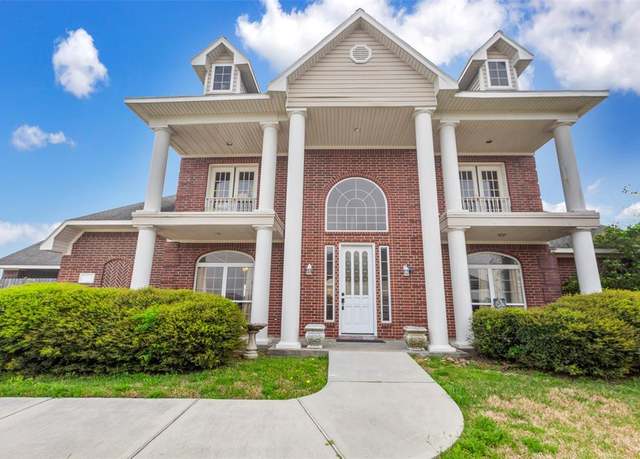 Property at 13066 Laura Lake Dr, Willis, TX 77318, 5 beds, 3.5 baths