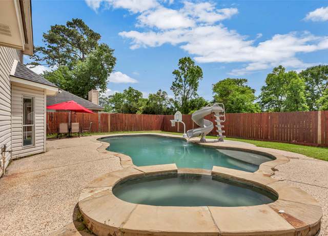 Property at 1003 Highland Woods Dr, Highlands, TX 77562, 4 beds, 2.5 baths