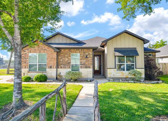 Property at 705 Seydler St, East Bernard, TX 77435, 3 beds, 2.5 baths