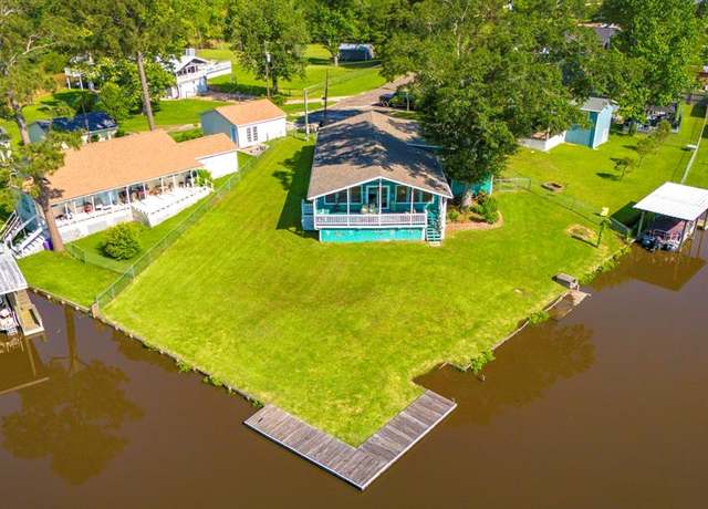 Property at 1575 Yaupon Cove Dr, Onalaska, TX 77360, 2 beds, 1.5 baths