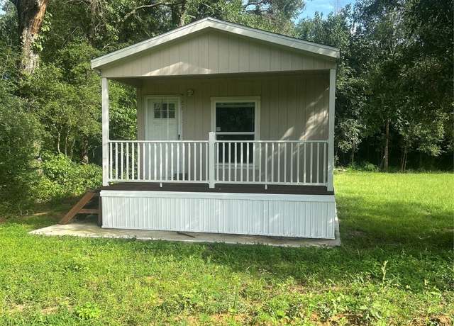 Property at 325 Cherry Creek Dr, Shepherd, TX 77371, 3 beds, 2 baths