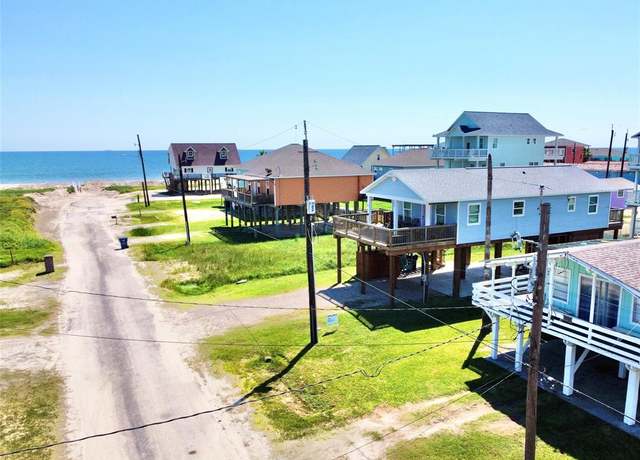 Property at 215 Driftwood Ct, Surfside Beach, TX 77541, 3 beds, 2 baths