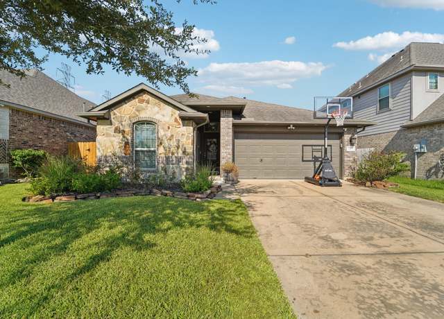 Property at 2105 Llerena Ln, League City, TX 77573, 4 beds, 2 baths
