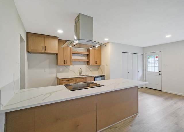 Property at 5007 Ridgecreek Dr, Houston, TX 77053, 3 beds, 2 baths