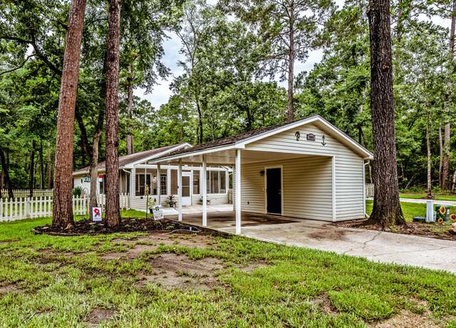 Property at 28601 Shawnee Ct, Huntsville, TX 77320, 2 beds, 1 bath