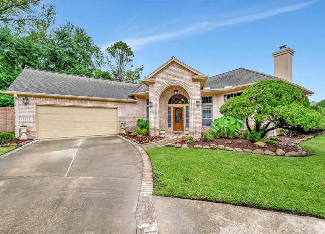 Property at 2438 Enchanted Isle Dr, Houston, TX 77062, 3 beds, 2.5 baths